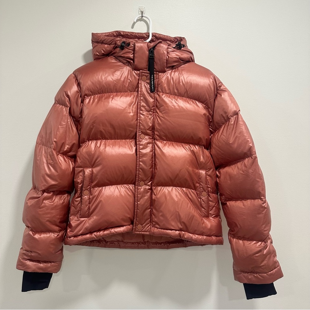 TNA Aritzia SuperPuff super puff Shorty Jacket in Rose/Glossy Coral